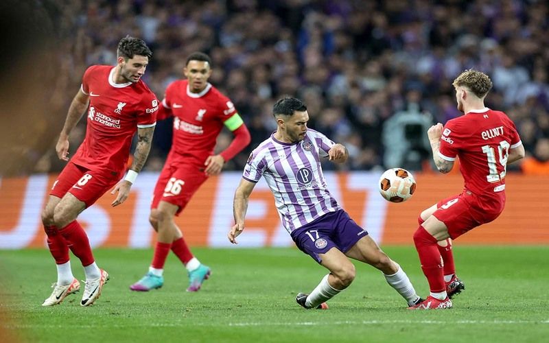 CDM trong bóng đá là gì? Tổng hợp 5 CDM hàng đầu hiện nay